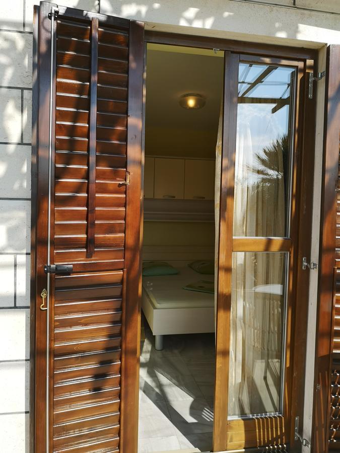 Apartments And Rooms Villa Mir ザトン エクステリア 写真