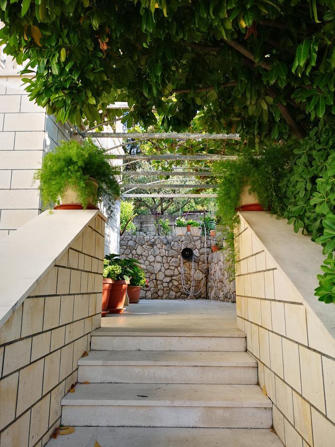 Apartments And Rooms Villa Mir ザトン エクステリア 写真